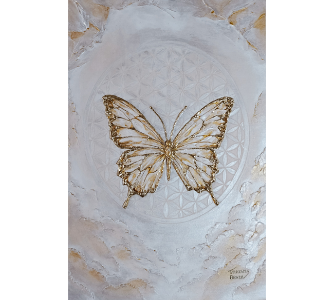 Obra de arte Tathyana Brazil com borboleta em relevo e detalhes em folha de ouro sobre fundo geométrico Flor da Vida.